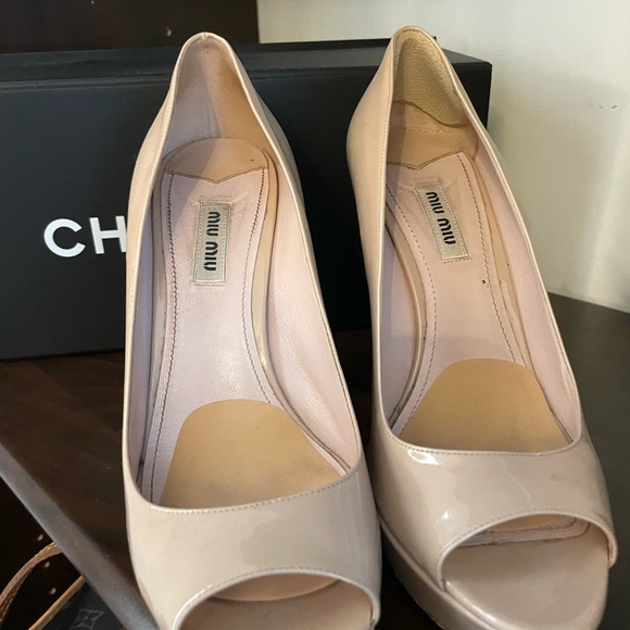 MIU MIU leather peep toe platform open toed heels. Natural color - Picture 2 of 4